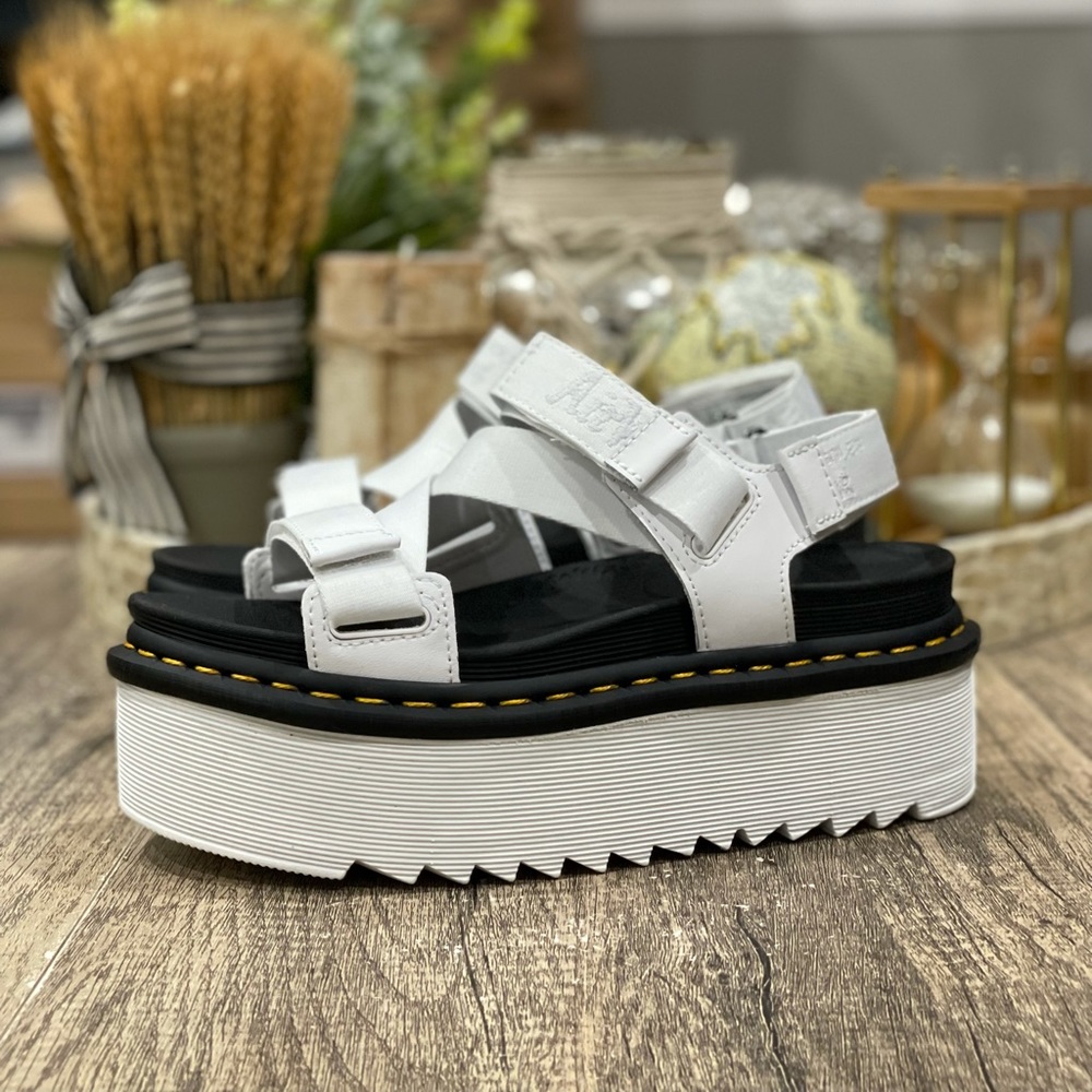 🆕 Dr. Martens Sandals Kimber White Black Hydro + Logo Webbing Flatform - Picture 4 of 13